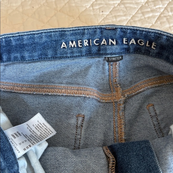 American Eagle 12S Curvy Mom Jeans - Picture 2 of 5